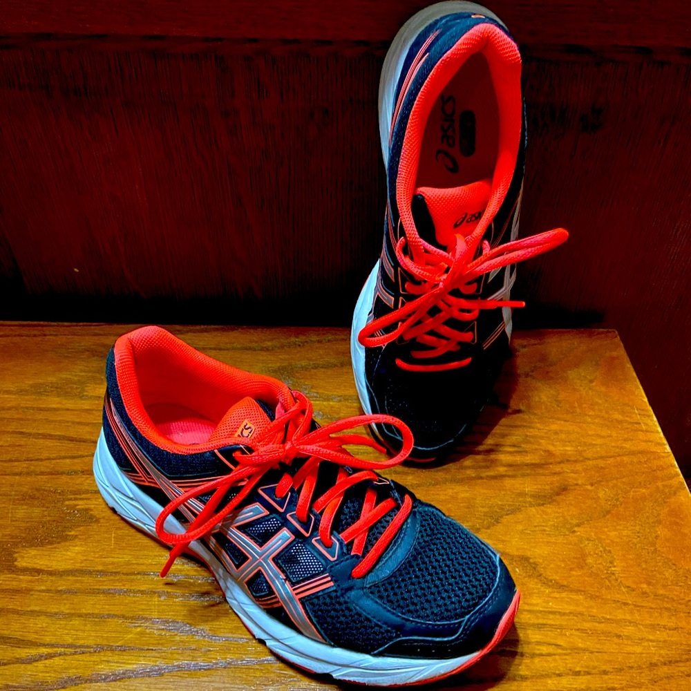 ASICS Tennis shoes, size 8